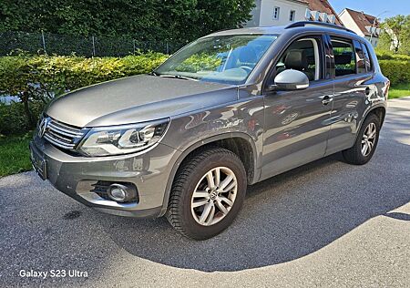 VW Tiguan Volkswagen 2.0 TDI DSG 4MOT BMot Tech Sport & St...