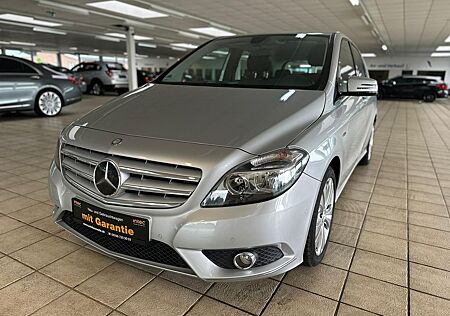 Mercedes-Benz B 200 /NAVI/PDC/AHK/SCHECKHEFT