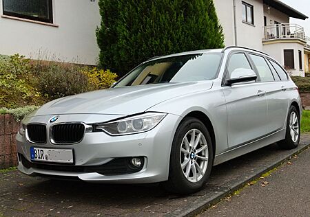 BMW 320d Touring - XENON NAVI SH PDC USB