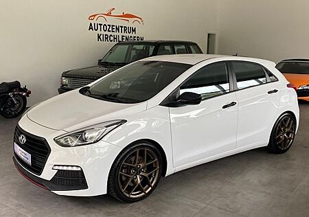 Hyundai i30 Turbo **TEILLEDER*NAVI*KAMERA*SHZ*XENON**