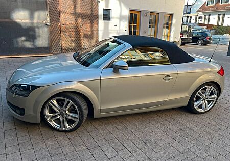 Audi TT Roadster 2.0 TFSI -