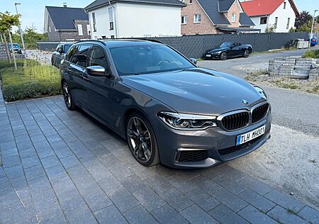 BMW M550d xDrive Touring / Netto 40495,-- € / PZ 59