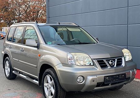 Nissan X-Trail 2,5 Elegance 4X4 /TUV