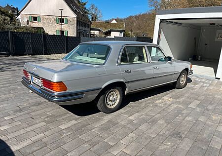 Mercedes-Benz 350 SEL mit wenig KM 91.000