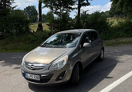 Opel Corsa 1.4 Satellite, EZ 11, 87 PS, 1. Hand