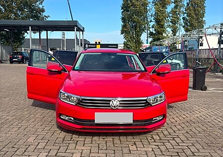 VW Passat Variant Volkswagen 1.6 TDI SCR DSG Comfortline V...