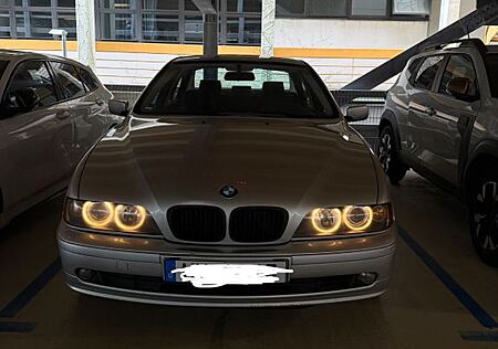 BMW 520i -