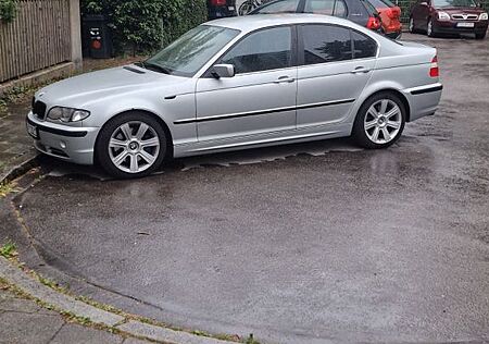 BMW 330i -