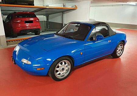 Mazda MX-5 NA Blau, H-Kennzeichen, Original-Look