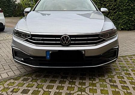 VW Passat Volkswagen GTE 8 Fach Bereift