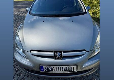 Peugeot 307 1.6 16V 110 -1.HAND SW PANORAMA (TÜV NEU)