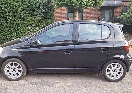 Toyota Yaris 1.3 Edition S, schwarz