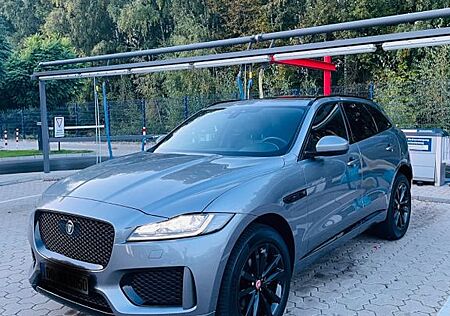 Jaguar F-Pace 20d AWD Chequered Flag Automatik Cheq...