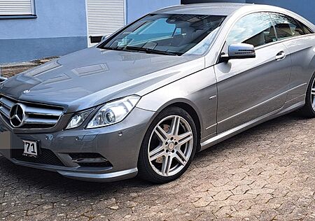 Mercedes-Benz E 220 Coupé CDI BlueEFFICIENCY AMG sportp