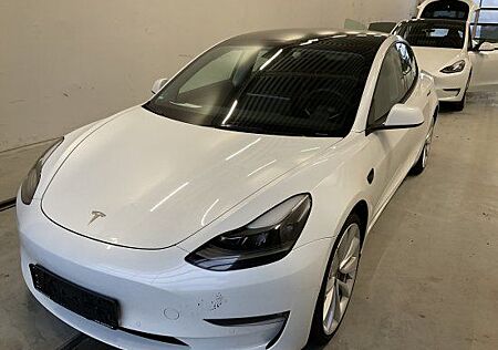 Tesla Model 3 RWD Lim4 60 kWh, 239 KW, Standard Range