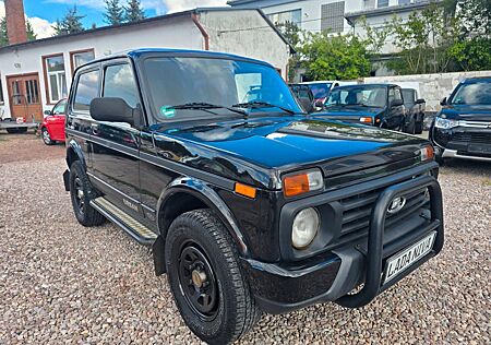 Lada Taiga Urban 4x4*AHK*TÜV Neu*1 Hand*CD-Radio*
