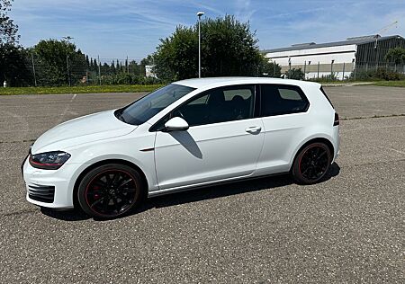 VW Golf Volkswagen 2.0 TSI BMT GTI Performance GTI Performance