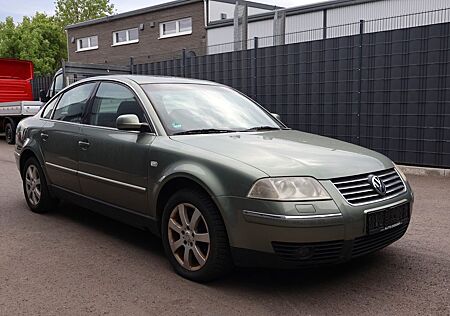 VW Passat Volkswagen 2.8 V6 Lim. 4motion Highline Autom.