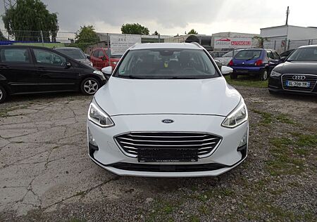 Ford Focus Turnier Titanium AUTOMATIK NAVI PDC 1 HAND