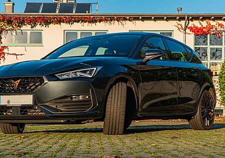 Cupra Leon e-Hybrid 245 PS NAVI*LED*AUT*PDC*XL-Paket