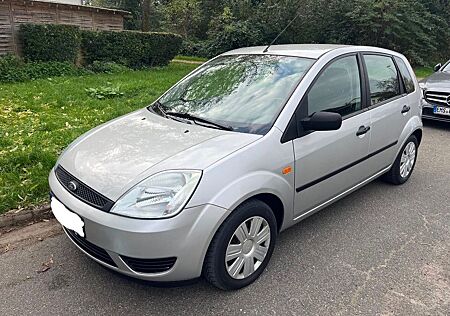 Ford Fiesta 1,4 /Automatik/TÜV Neu/Klimaanlage/PDC