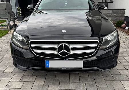 Mercedes-Benz E 220 d Autom. -
