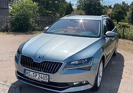 Skoda Superb 2.0 TSI 162kW Gr tec DSG Ambition Com...