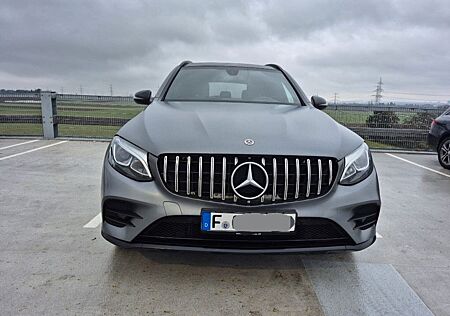 Mercedes-Benz GLC 250 4MATIC AMG Paket, Grau Matt