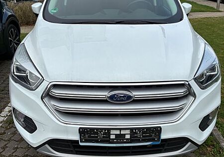 Ford Kuga 1,5 EcoBoost 2x4 110kW Titanium Titanium
