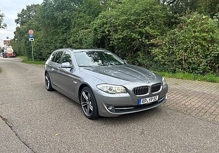 BMW 530d xDrive Touring -Komfortsitze -Head-Up - AHK