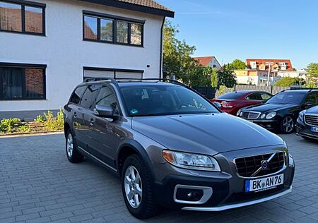 Volvo XC 70 XC70 D5 AWD 2.4D Momentum 185PS