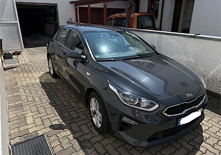 Kia Cee'd / Ceed 1.6 CRDi 48V 100kW DCT Vision V...