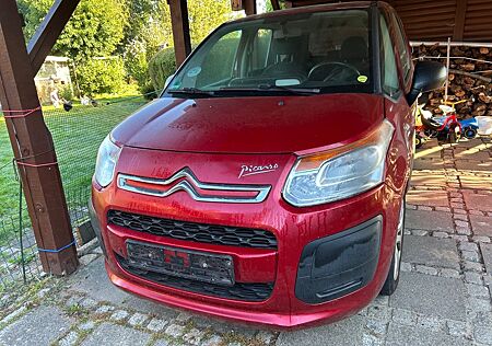 Citroën C3 Picasso VTi 95 mit AHK und TÜV 01/2027