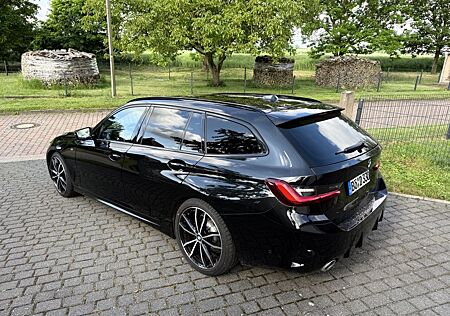 BMW 330i M, HUD, Garantie, 8-Fach, Laserlicht,