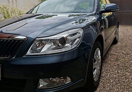 Skoda Octavia 1.6 Ambiente Metallic "Anthrazit-Grau"