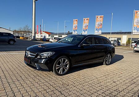 Mercedes-Benz C 300 de Avantgarde, LED , Standheizung , Kamera