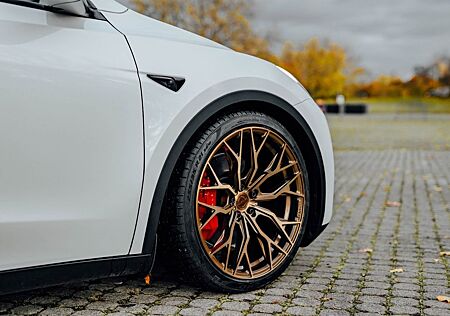Tesla Model Y Performance KW Fahrwerk & Concaver Felge