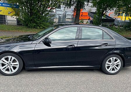 Mercedes-Benz E 220 BlueTEC - Diesel