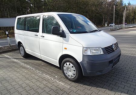 VW T5 Transporter Volkswagen Kombi