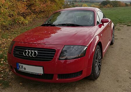 Audi TT Coupe 1.8T quattro 165 kW -