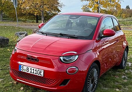 Fiat 500E (RED) 8-fach bereift 118PS