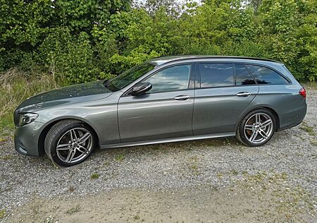 Mercedes-Benz E 350 E 350d T AMG Line AHK SHZ 360 Leder Memory