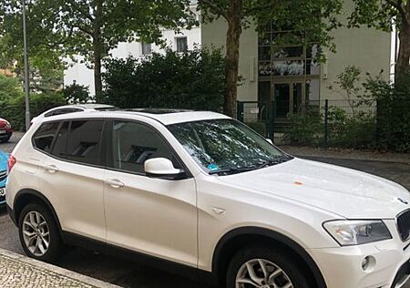 BMW X3 xDrive20d - Kamera, Teilleder, Keiless Go