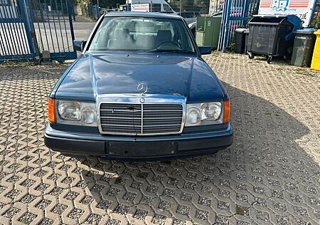 Mercedes-Benz 230 W124 / Automatik / Klimaanlage