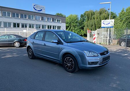 Ford Focus Lim. Ghia 1.6.Automatik