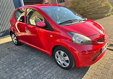 Toyota Aygo (X) Aygo (X) 1,0 - Kleiner Stadtflitzer sehr Sparsam