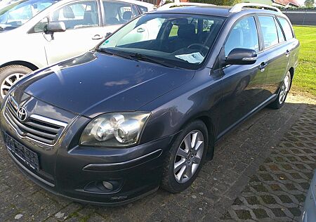 Toyota Avensis Kombi 2.0 D,Standheizung,FESTPREIS!!!!