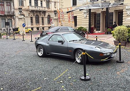 Porsche 928 Strosek