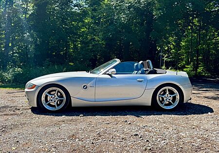 BMW Z4 3.0i E85 in gepflegtem Zustand