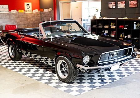 Ford Mustang Cabrio 1967 289 Motor Triple Black